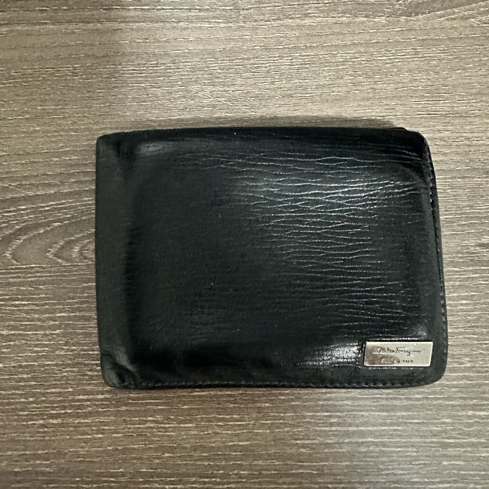 Salvatore Ferragamo men’s black leather wallet